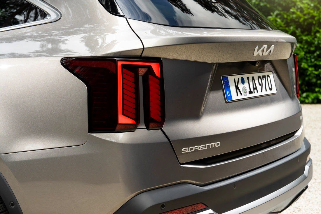 kia-sorento-gtline-detail-print-3600x2400-003