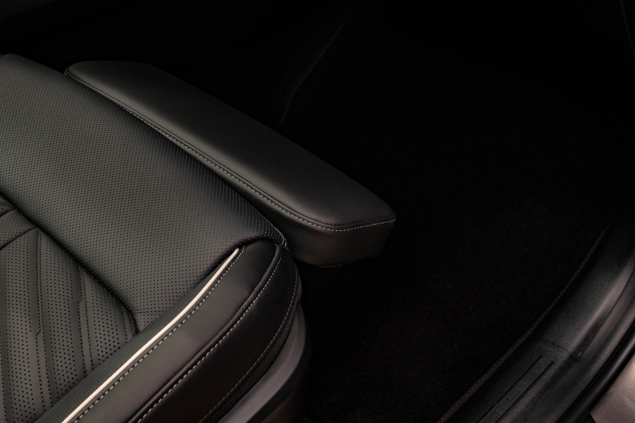 kia-sorento-gtline-interior-print-3600x2400-005