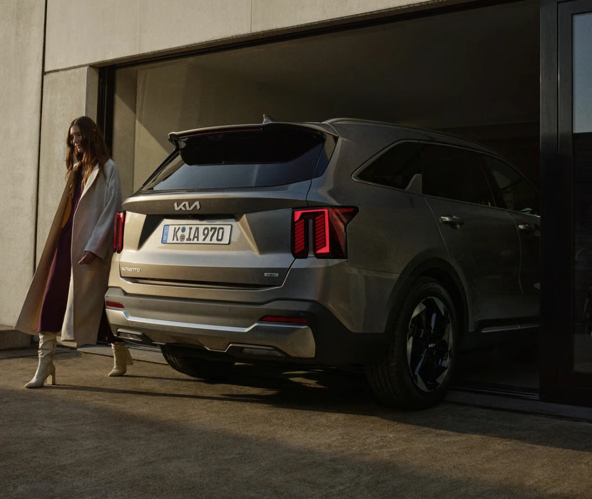 kia-sorento-my25-hev-rear-detail