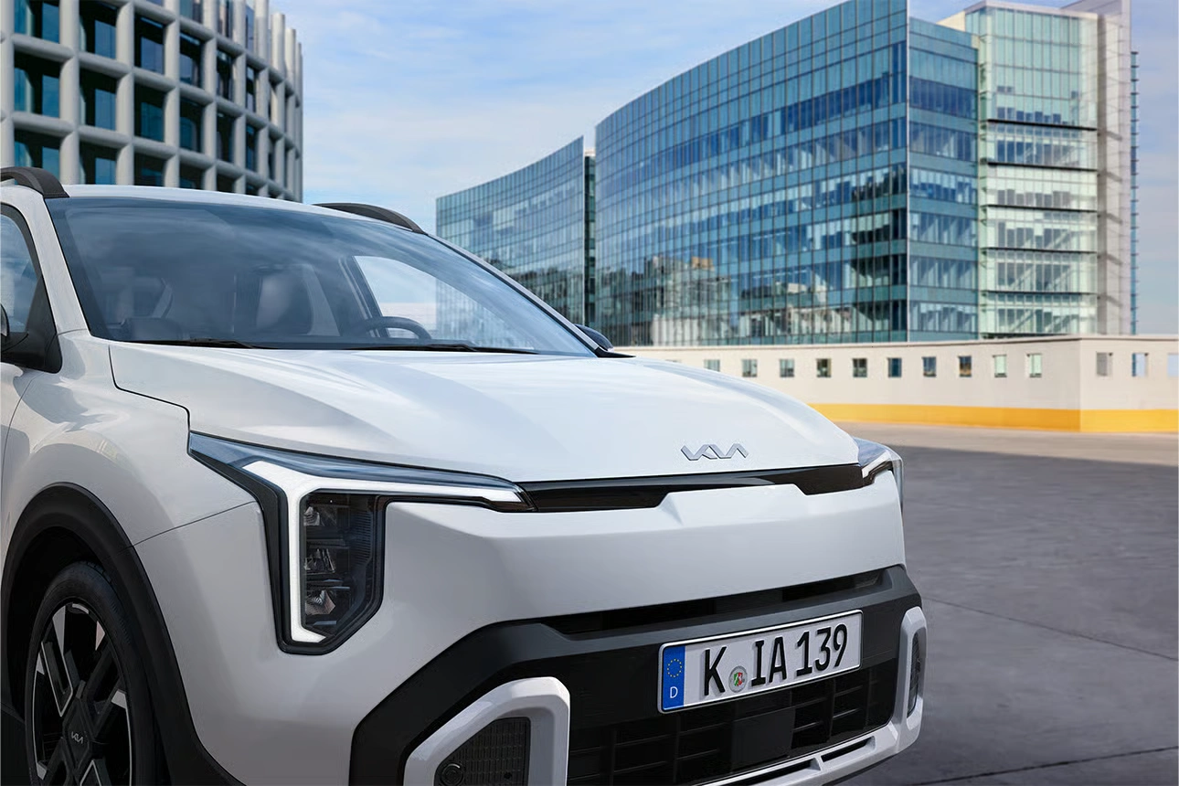 Odświeżony i pewny siebie charakter przodu